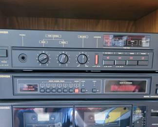 Excellent Condition Working Toshiba Stereo System With Speakers ( See Next Pic)