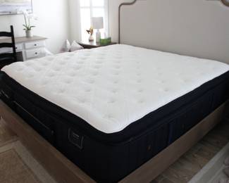 KING STEARNS AND FOSTER W/ ADJ BASE