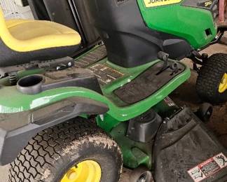 John Deere Lawnmower with 10 hours