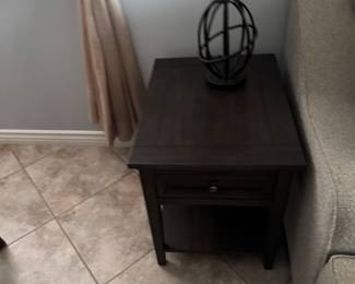 End table, two matching 
2 rod iron lamps with ivory shade