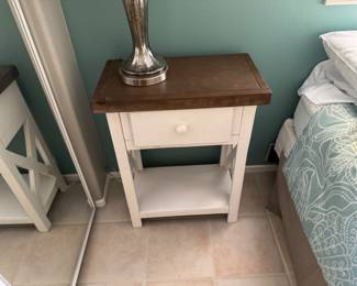 End tables, 2 matching