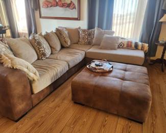 very nice sectional & ottoman, table/lamp