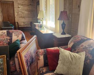 Marble too end tables, beautiful pictures