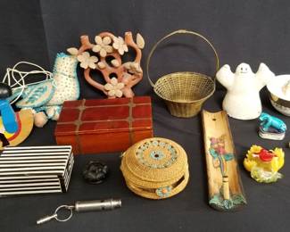 Lot # : 314 - Box of miscellaneous - trinket box, tea cup,
animal figurine
