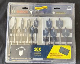 Lot # : 293z - Bosch DareDevil 13-piece spade bit set