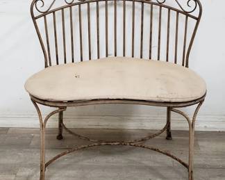 Lot # : 125 - Iron imperial bench