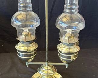Lot # : 201z - Vintage brass double kerosene lamp