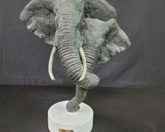 Lot # : 124 - Signed bronze elephant sculpture on marble base