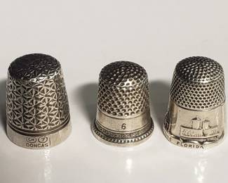 Lot # : 24 - 3 silver thimbles