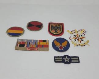 Lot # : 343 - Group of military patches