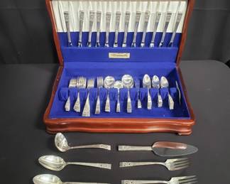 Lot # : 246 - Community silver plate flatware set in wood box