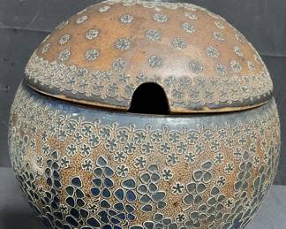 Lot # : 87 - Vintage stoneware soup tureen