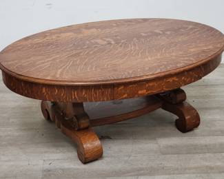 Lot # : 110 - Antique tiger oak single drawer coffee table