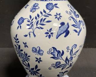 Lot # : 81 - Coalport porcelain decanter