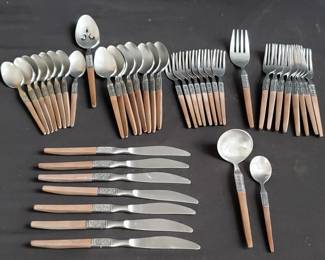 Lot # : 378 - Mid-century modern flatware - Ekco Eternal