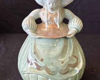 Lot # : 260z - Vintage Red Wing ceramic cookie jar