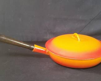 Lot # : 113 - Vintage Descoware frying pan with lid