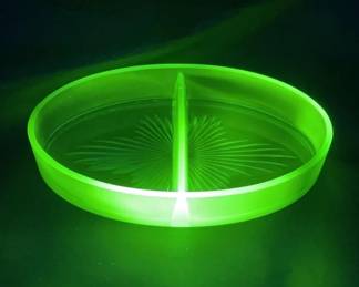 Lot # : 342z - Vintage uranium glass oval divided dish
