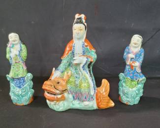 Lot # : 320 - Three Chinese porcelain figurines
