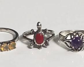 Lot # : 27 - 5 sterling silver rings