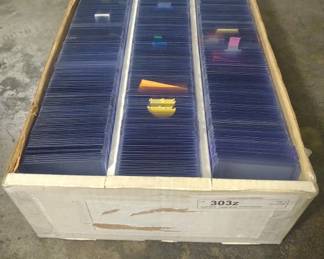 Lot # : 303z - Large group of card sleeves