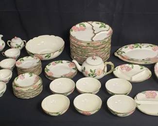 Lot # : 332 - Franciscan earthenware hand decorated dinnerware