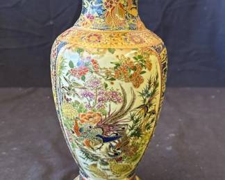 Lot # : 368z - Vintage Royal Satsuma ceramic vase