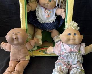 Lot # : 288z - 3 vintage 1980's Cabbage Patch dolls