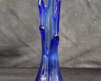 Lot # : 375 - Handblown glass vase