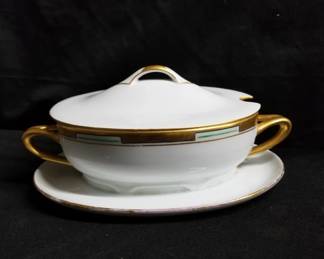 Lot # : 267 - Rosenthal Botticelli tureen with lid and