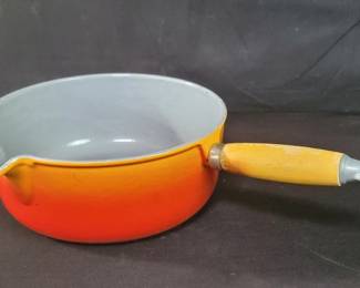 Lot # : 114 - Vintage Descoware sauce pot