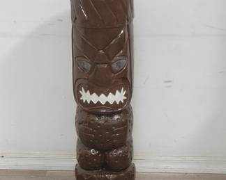 Lot # : 340 - Vintage tiki-style fiberglass pedestal