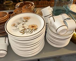 Town & Country Stoneware “Mill Run” Pattern
