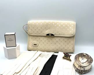 186 VintagePierreCardinClutchChanelNo5PerfumeGloves