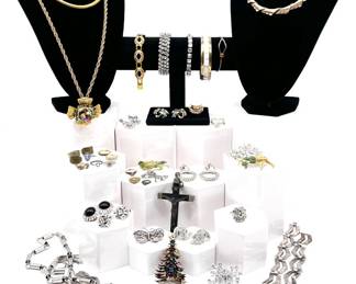 144 MassiveVintageJewelryLot1950s60sTrifariNapierStyleMore