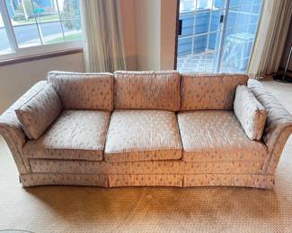 8 HenredonClassicThreeSeatSofaSkirtedDesignwRolledArms