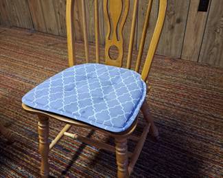 Set of 4 dining room table chairs
