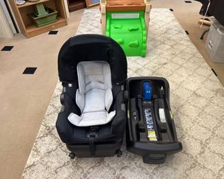 Nuna Carseat