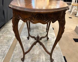 Excellent condition - antique table