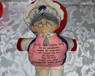 1977 Dan-Dee Cloth Stuffed Doll Little Red Riding Hood Story Flip Book 9"
