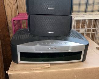 Bose radio with speakers