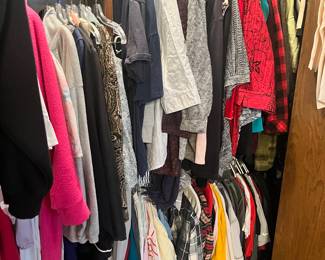Lots of nice ladies plus size clothing