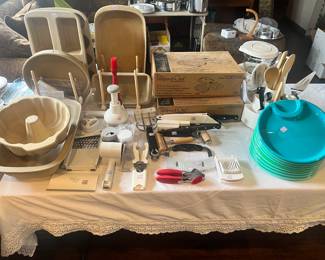 Large selection of pampered chef