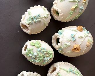Sugar eggs, scenes inside, very old.