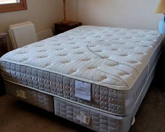 Serta queen size bed 
From the Guest room , clean, and  in good condition 