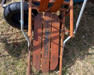 Small child snow sled