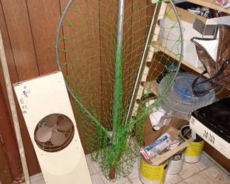 Large fishing net
Catch basket
