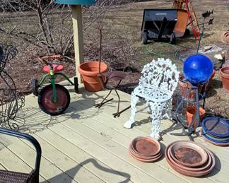Vintage tricycle yard otems