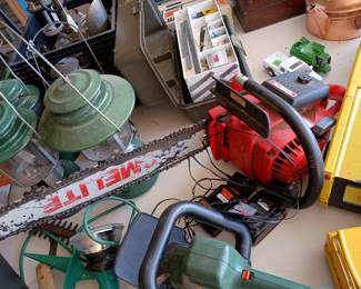 Homelite chain saw, good size