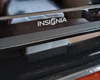 Insignia 38" color Television 